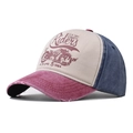 Dettaglio della visiera consumata sul cappellino vintage tricolore con logo biker ricamato - Regolabile / Rideus Blu Marino