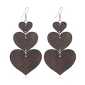 Primer plano de aretes retro de madera marrón oscuro con tres corazones superpuestos - #4 Estilo de Corazón de Triple Capa / Marrón Oscuro