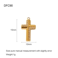 Dettaglio del ciondolo a croce placcato oro 18K con zirconi e misure dimensionali - DFC90-Croce in Zirconia / Oro