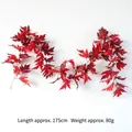 Detail einer roten künstlichen Ahorngirlande, 175 cm lang und ca. 80 g schwer - Rote Künstliche Ahornblatt Rebe / 1,75 m