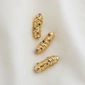 Perles tubes courbés plaqués or 14K avec zircons colorés pour la création de bijoux - Tube Incurvé Perforé de 25mm avec Zirconium Incrusté / Doré
