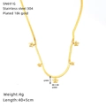 Macro-detail van 18K vergulde roestvrijstalen sterhangers aan een fijne ketting - Pentagram Ster Decoratie Stijl (SN691G)