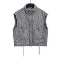 Gilet imbottito grigio da donna con collo alto, cuciture a onde e ampie tasche frontali - XS / Grigio