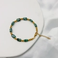 Vista detallada de pulsera bohemia con cuentas de mármol verde y cierre de metal dorado - Piedra Mármol Verde 17+5cm
