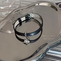 Bracciale Y2K in pelle nera con ciondolo a stella e fibbia d'argento regolabile - Pelle/Acciaio al Titanio/Strass / Bracciale in Pelle con Stella