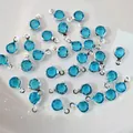 Hellblaue facettierte Glasanhänger mit Silber-Metallboden für DIY-Schmuckherstellung - Silber Basis Seeblau