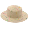 Détail d'un chapeau de paille à bord plat avec graffitis colorés sur une base beige - Taille Unique [Chapeau de Paille Boater] / Graffiti (Beige)