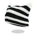 Primer plano de gorro de punto a rayas blancas y negras con orejas de gato y textura suave - Talla única / Rayas Blancas y Negras