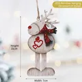 Houten rendier hanger met rode stipjes sjaal en hartje, kerstdecoratie van 7x15cm - Stijl met rode neus en hart