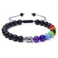 Dettaglio delle perle chakra e del ciondolo a elefante in argento su bracciale intrecciato - Nero Opaco (Bracciale Elefante in Pietra Opaca)