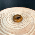 Einzelne 5mmx10mm braune Achatperle aus Naturstein mit großem Loch auf Holzbasis - 5mm×10mm (4mm Loch) Abakus-Perle / Tigerauge