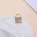 Nahaufnahme vergoldeter Vorhängeschloss-Anhänger mit Mikro-Zirkonia für DIY-Schmuck - Strass Schloss Stil (3#)