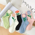 5er-Pack mittellange Socken mit Tulpenmuster aus pastellfarbenem Baumwollstrick - Weiß