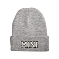 Bonnet en maille gris moyen avec broderie MINI blanche sur un large revers épais - Style MINI / Gris clair