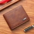 Braune Herren Geldbörse im Vintage-Stil aus Leder mit Lychee-Struktur und kleiner Metallplatte - Braun