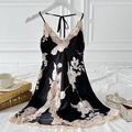 Elegante camicia da notte in raso nero con stampa floreale e finiture in pizzo rosa - S / Floreale Nero