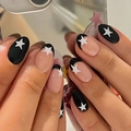 Unghie finte French nere classiche corte quadrate con motivi di stelle bianche - Stile Classico French Con Punta Nera E Stella Bianca (CW736) / 24 Pezzi + Colla Gelatina + Lima