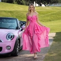 Elegante vestido maxi palabra de honor rosa con volantes escalonados y tirantes finos - XS / Rosa
