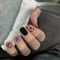 Uñas postizas press-on con diseño de leopardo y pedrería en tonos negro y nude - Juego de 24 Piezas (Pegamento Incluido) / Estampado de Leopardo Negro Con Diamantes (JP1387)