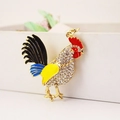 Portachiavi a forma di gallo colorato con strass e ali smaltate in oro lucido - Blu Nero