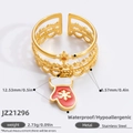 Anello a onde in acciaio dorato con ciondolo a guanto natalizio rosso e dettagli a stella - Stile Guanto di Natale (JZ21296)