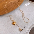 Collier chaîne serpent dorée vintage avec pierre œil de tigre en cœur et perle d'or - Style Double Pendentif Coeur et Sphère (HN10547) / Style Coeur d'Or