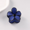 Pince à cheveux fleur bleu marine mat avec bords noirs pour coiffure d'automne - Fleur Mate / Bleu foncé