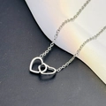 Collana in argento con ciondolo a due cuori intrecciati lucidi e catena sottile - Doppio cuore / Argento