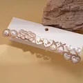 Set di 5 paia di orecchini dorati con perle finte, cuori e motivi floreali - Set di Perle a Cuore con Fiori Bianchi(HE30371-1)