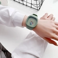 Dettaglio dell'orologio quadrato verde per bambini con motivo a elefante e quadrante luminoso - Elefante Verde