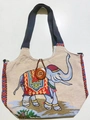 Ethno-Beutel aus Segeltuch in Beige mit buntem Stickerei-Elefanten und Holzknopf-Detail - Stil 41-Beige Ethno Elefant