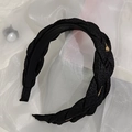 Diadema trenzada negra elegante con colgante de corazón dorado y dientes antideslizantes - Negro con cadena de corazón