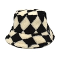 Dettaglio del cappello alla pescatore a scacchi neri e bianchi in peluche spesso - M (56-58cm) / Nero