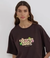 Λεπτομέρεια σκούρο καφέ βαμβακερό T-shirt με τύπωμα Certified Fresh & Sweet γραφικών - S / Σκούρο Καφέ