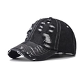 Gorra de béisbol de mezclilla negra lavada con costuras blancas en contraste y detalles rotos - Ajustable / Mezclilla Negra Rasgada