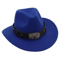 Detail der Bullenkopf-Silberschnalle und des Lederbandes an einem Filz-Cowboyhut - Einheitsgröße / Saphirblau