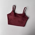 Débardeur de sport rouge foncé pour femme avec rembourrage et bretelles fines - S / Hauts / Bordeaux