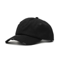 Detalle de gorra de béisbol de algodón negro con acabados desgastados vintage - Talla Única(Ajustable) / Negro