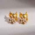 Dettaglio di orecchini vintage a foglia dorata con perle bianche e cristalli di zircone - Orecchini Con Perno in Argento Sterling 925-Oro