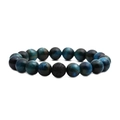 Blaues Tigerauge-Perlenarmband mit einem schwarzen Lavastein auf weißem Hintergrund - 10mm Tigerauge & Lavastein