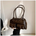 Borsa bowling vintage in pelle marrone scuro con doppie tasche frontali e dettagli oro - Marrone