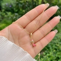 18K vergulde ketting met een roze emaille naaldhak hanger en zirkonia accenten - Roze Zirkonia Hoge Hakken