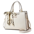 Elegante beige Ledertasche für Damen mit Seidenschal und goldenem Logo für den Alltag - Cremeweiß