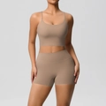 Détail du short de yoga taille haute et soutien-gorge de sport en beige terreux - S / Haut Et Bas / Brun Mocha