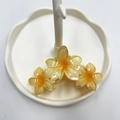 Molla per capelli a forma di fiore giallo lucido su un vassoio portaoggetti bianco - Frangipane / 10cm / Giallo