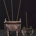 Quemador de incienso de bronce antiguo con relieve de dragón y elegantes varillas - Tamaño Grande Dinghong Gu (390 G)