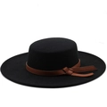 Eleganter schwarzer flacher Wollfilzhut mit einem braunen Akzent aus Kunstleder - M (56-58cm) / Schwarz
