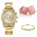 Luxuriöse goldene Quarzuhr und diamantbesetztes Schmuckset in einer Marmorbox - Goldene Uhr und Armband Geschenkbox Set