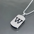 Pendentif plaque d'identité argentée lettre W évidée sur une chaîne vénitienne - Lettre W / Argent