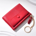 Mini monedero rojo de cuero PU con llavero y cierre de botón a presión dorado en blanco - Rojo Oscuro